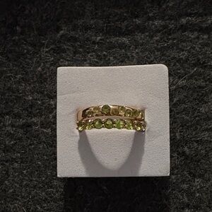 Elegant Gold and Green Gemstone Ring